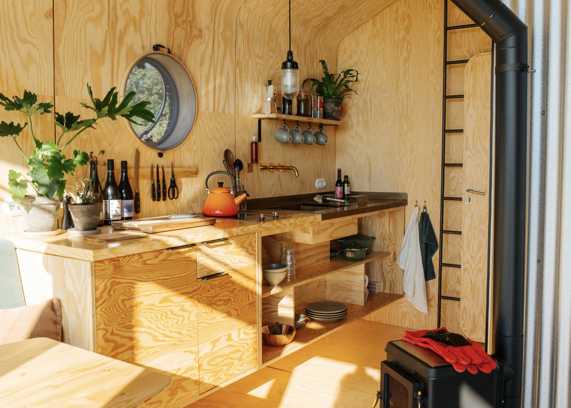 3AF9F24B-7DB9-43CB-B77F-AC162CA76520_1_201_a